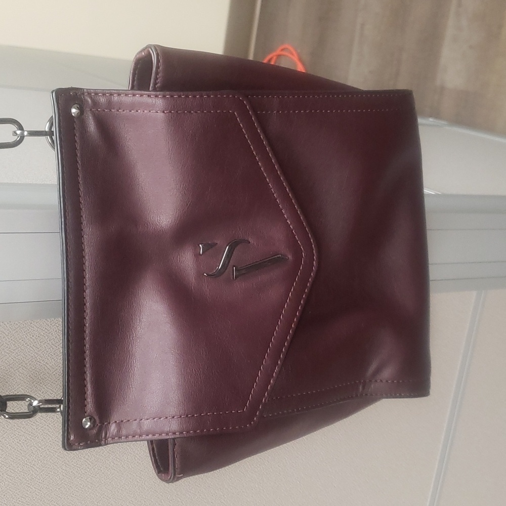 Simply Vera Wang crossbody bag.